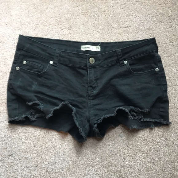 Low Waisted Jean Shorts from Bluenotes - Picture 1 of 3